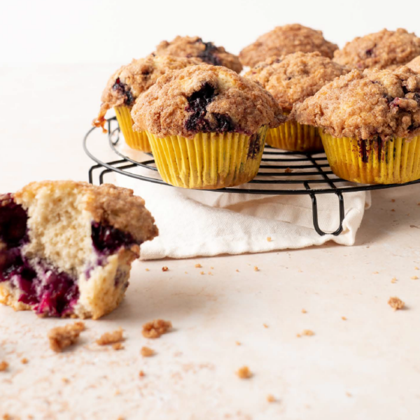 Blueberry muffins met kaneelsuikercrumble